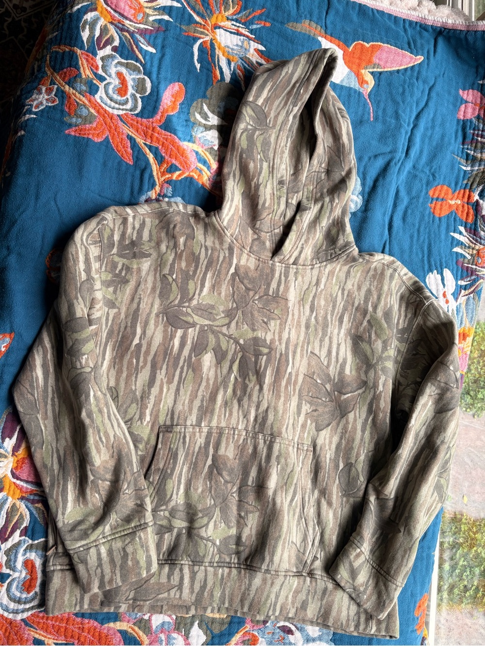 Hollister Men's Camouflage Hooded Sweatshirt - Taupe/Olive size M